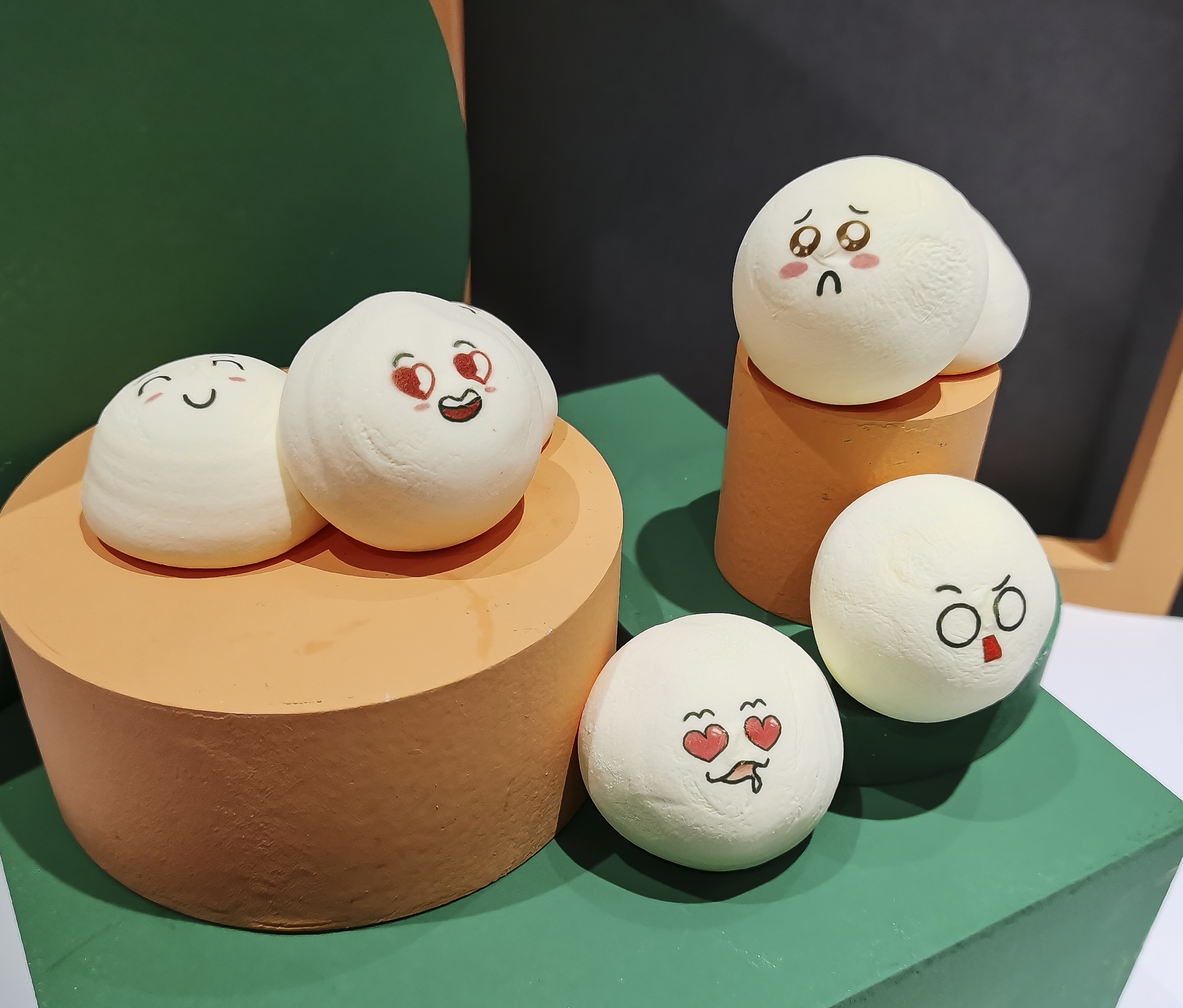 Edible printed emoji marshmallows 1